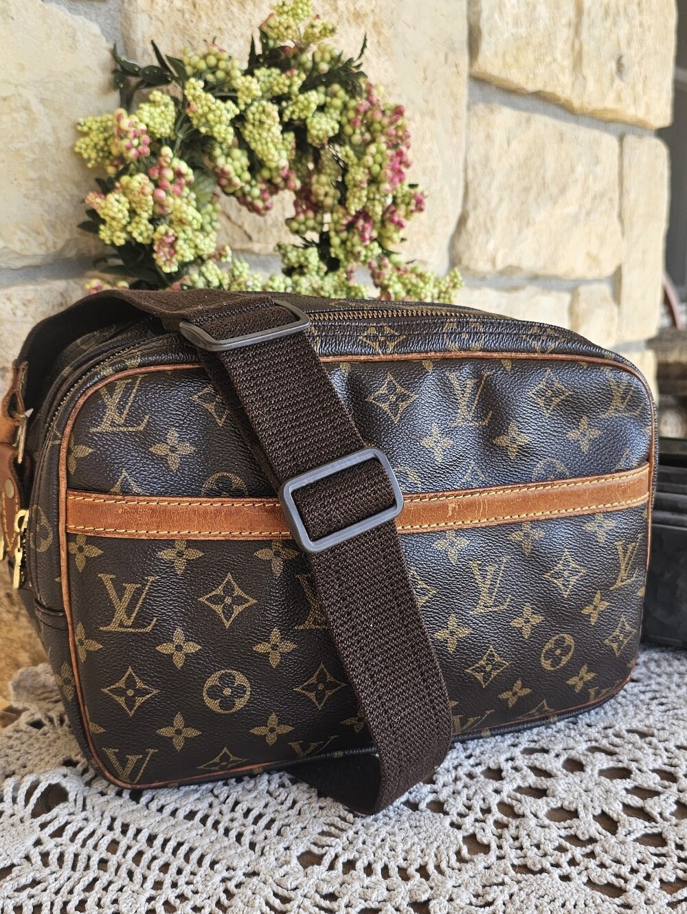 Louis Vuitton Monogram Reporter PM With COA